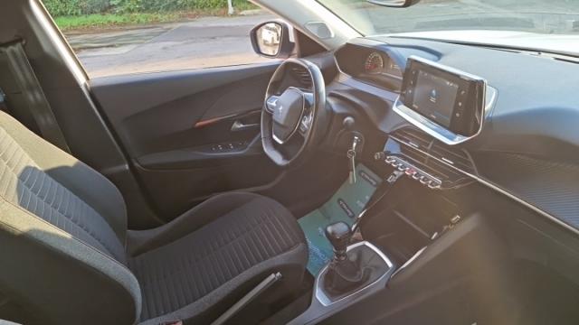 Peugeot 2008 image 6