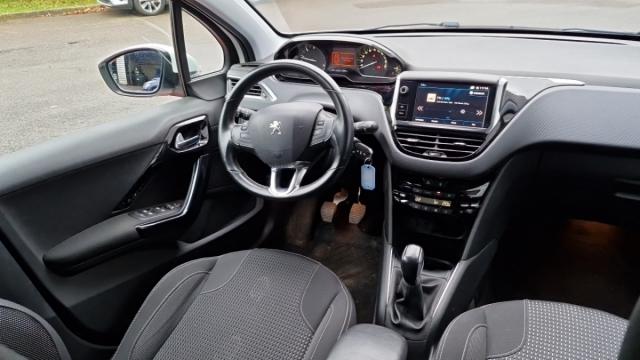 Peugeot 208 image 5