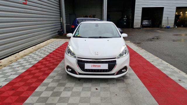 Peugeot 208 image 8