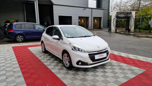 Peugeot 208 image 4