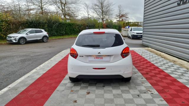 Peugeot 208 image 3