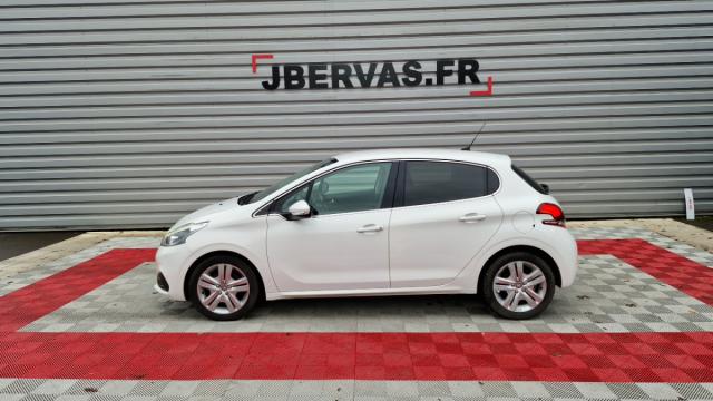 Peugeot 208 image 9