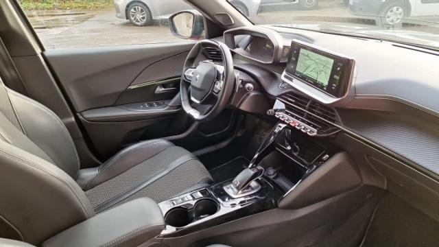 Peugeot 2008 image 9