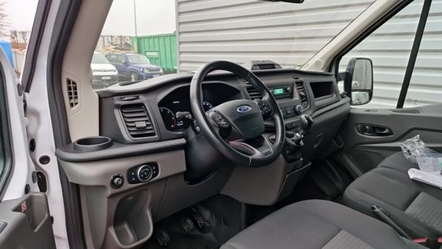 Ford Transit image 4