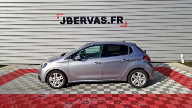 Peugeot 208 image 6