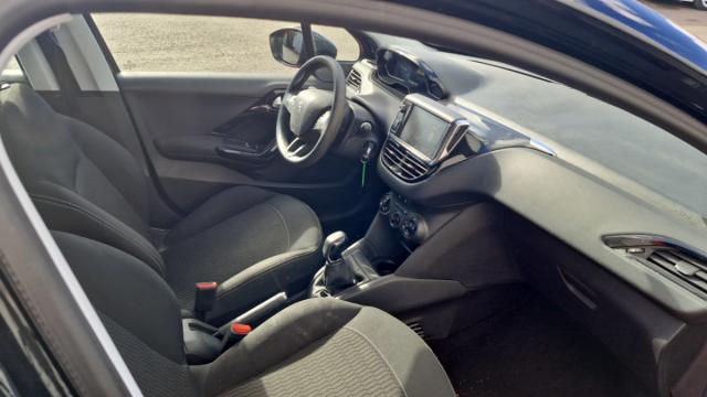 Peugeot 208 image 6