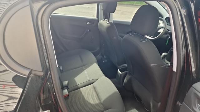 Peugeot 208 image 8