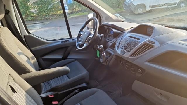 Ford Transit Custom image 6