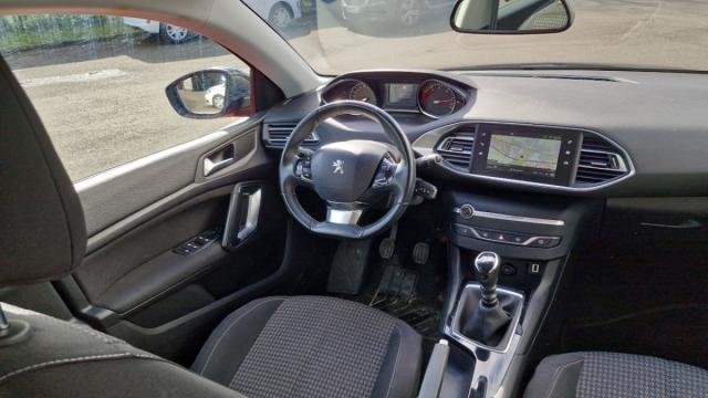 Peugeot 308 image 2