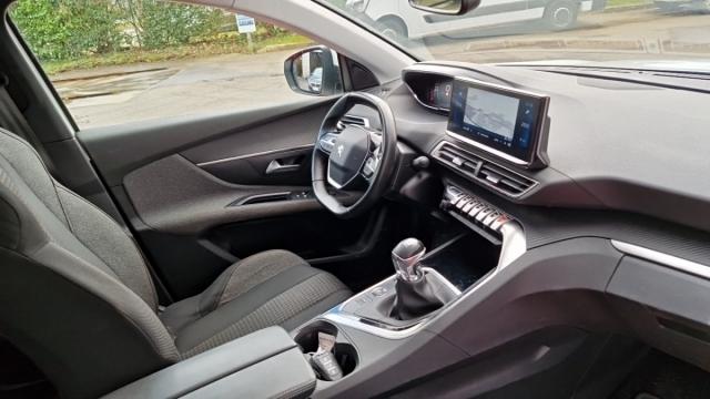 Peugeot 5008 image 9