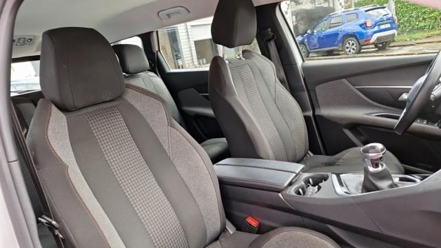 Peugeot 5008 image 2