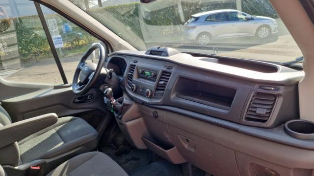 Ford Transit image 6