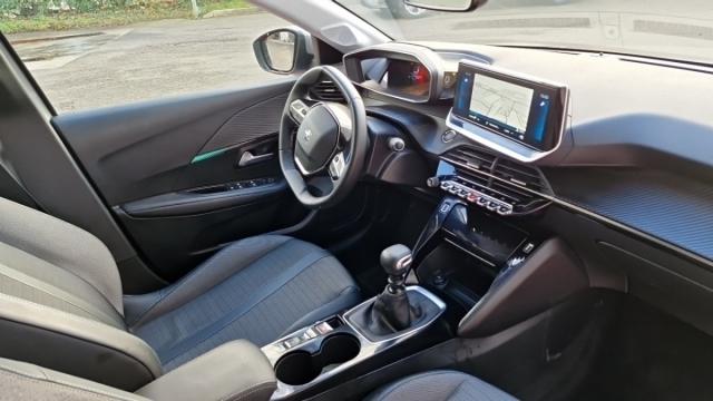 Peugeot 208 image 9