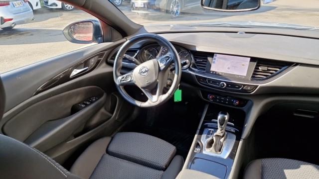 Opel Insignia Sports Tourer image 3