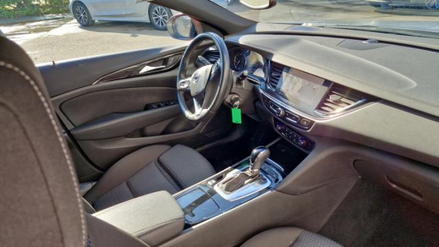Opel Insignia Sports Tourer image 9