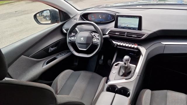 Peugeot 5008 image 8