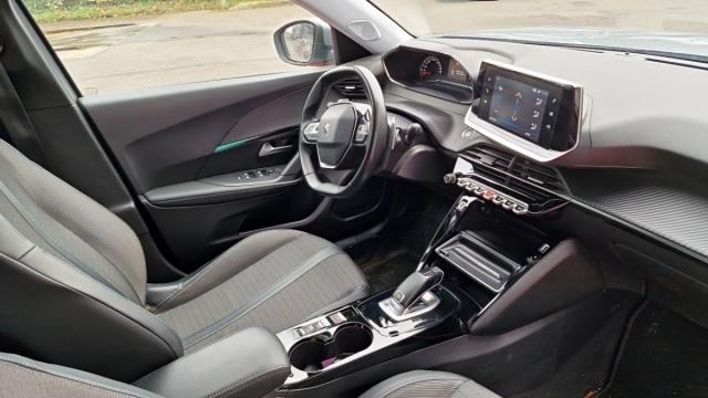 Peugeot 2008 image 6