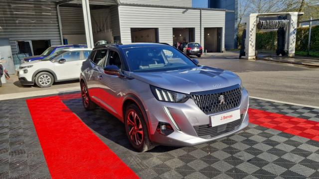 Peugeot 2008 image 2