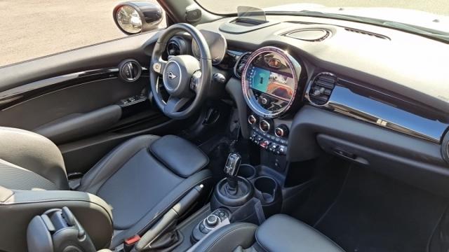 Mini Cabrio image 3