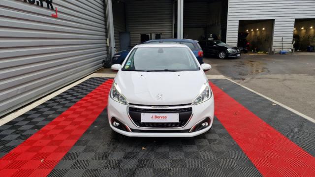 Peugeot 208 image 3