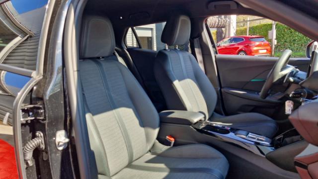 Peugeot 2008 image 2