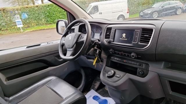 Peugeot Expert image 2