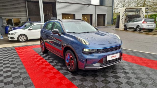Lynk & Co 01 image 4