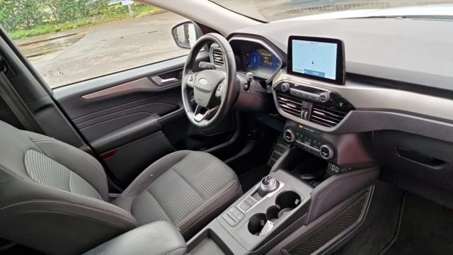 Ford Kuga image 3