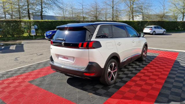 Peugeot 5008 image 9