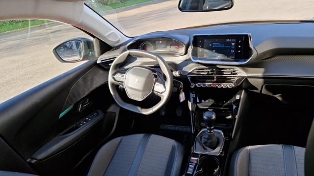 Peugeot 208 image 3