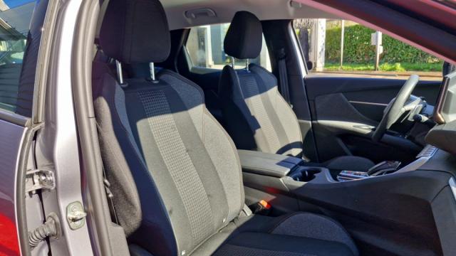 Peugeot 3008 image 2