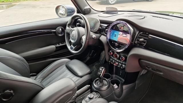 Mini Cabrio image 3