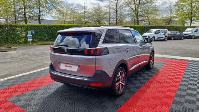 Peugeot 5008 image 4