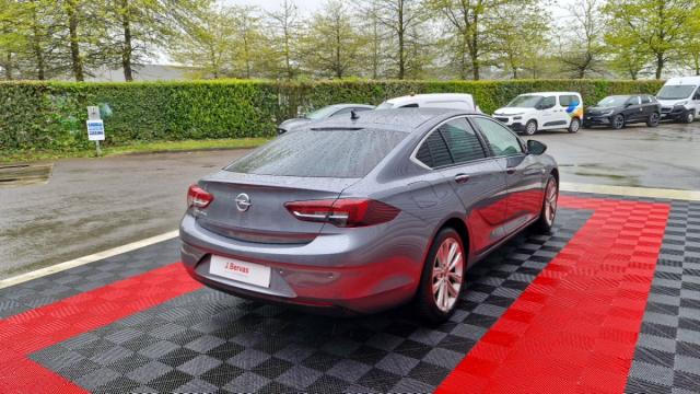 Opel Insignia image 2