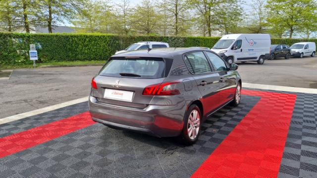 Peugeot 308 image 1