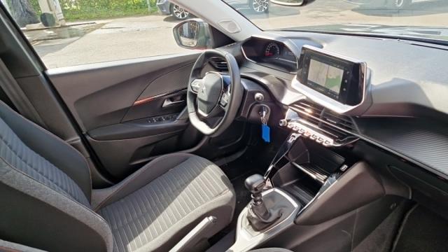 Peugeot 2008 image 8