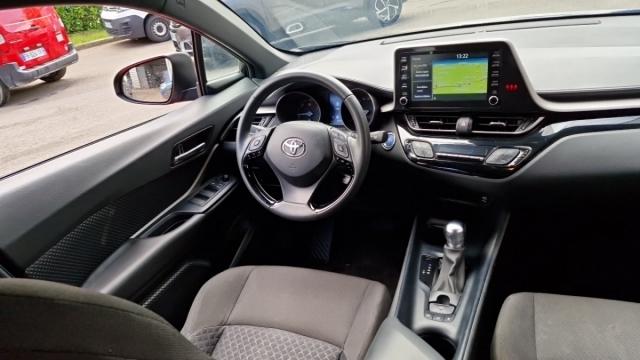 Toyota C-Hr image 4