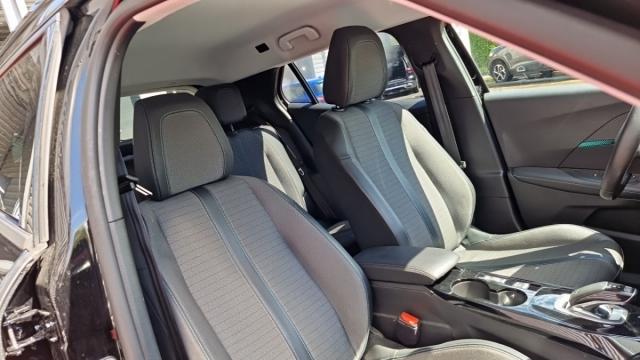 Peugeot 2008 image 8