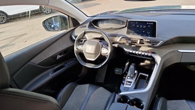 Peugeot 5008 image 1