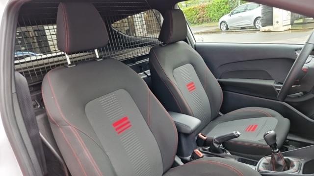 Ford Fiesta image 8