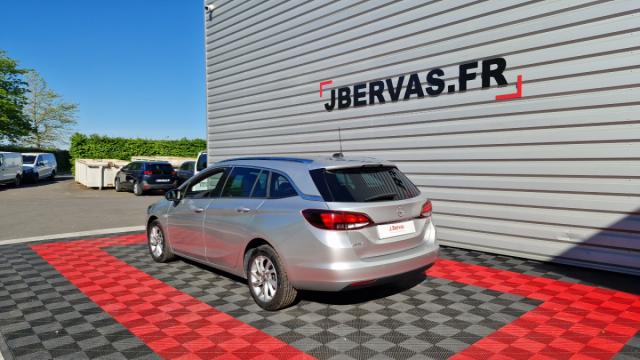 Opel Astra Sports Tourer image 6