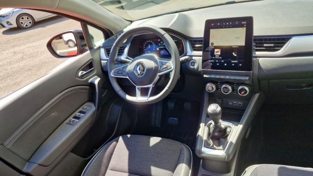 Renault Captur image 2