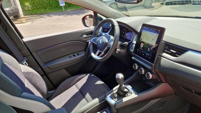 Renault Captur image 1