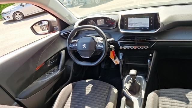 Peugeot 2008 image 6