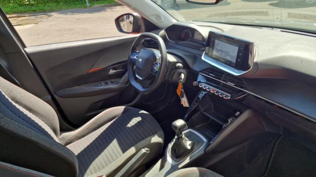Peugeot 2008 image 7