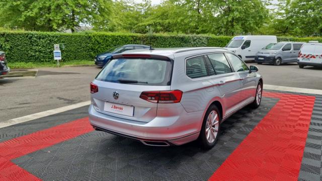 Volkswagen Passat Sw image 5
