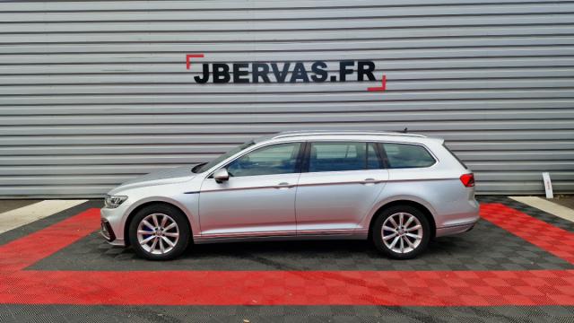 Volkswagen Passat Sw image 4