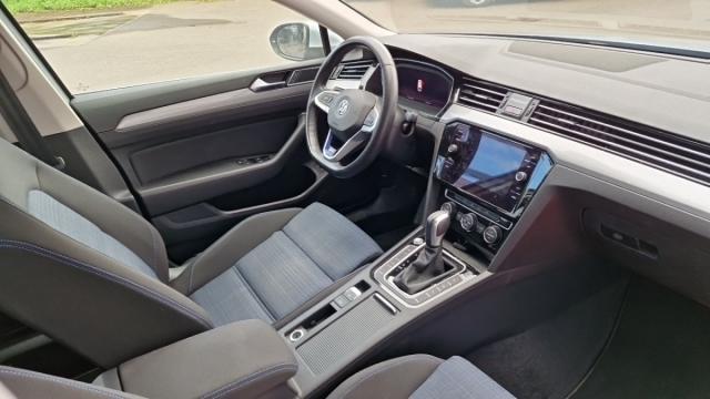 Volkswagen Passat Sw image 1
