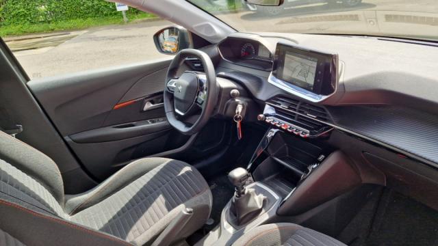 Peugeot 208 image 7