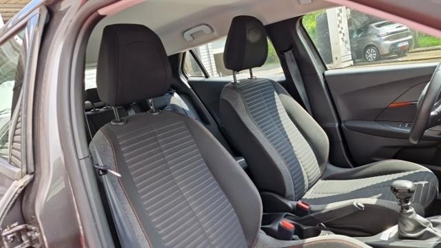 Peugeot 2008 image 8
